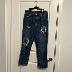 BDG RIPPED JEANS SIZE 30 SLIM STRAIGHT